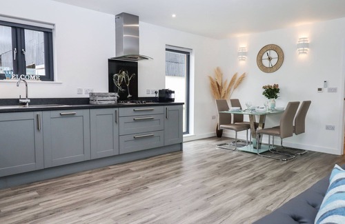 Holsworthy Cottage | Strawberry Bank - Nuthatch