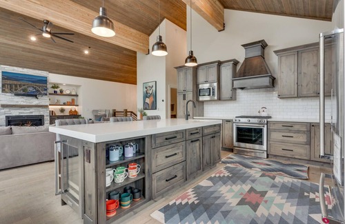 Truckee House | Streams and Dreams - TLUXP