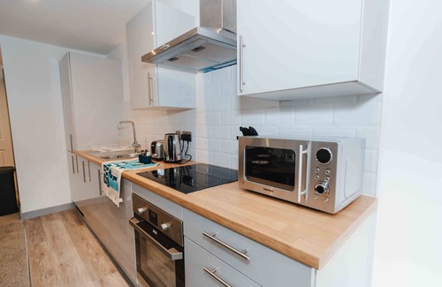 Hull Old Town Apartment | Street View Modern Apartment