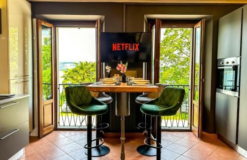 Stresa Apartment | Stresa vista lago con CINEMA e SPIAGGIA