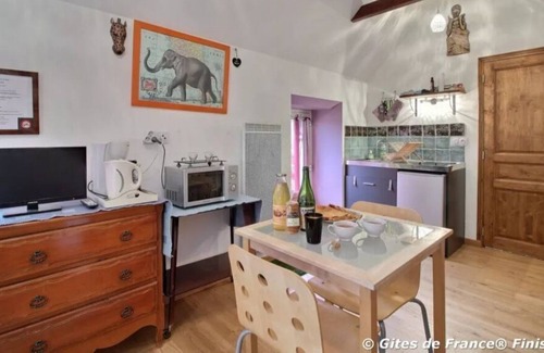 Gouezec Apartment | Stroll along the Nantes Brest Canal