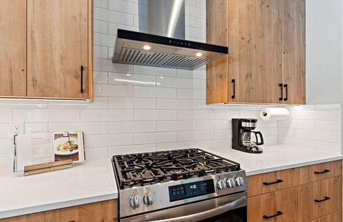 Mid-Hillside House | Strutz · Luxury Home minutes from Skiing with HOT TUB!