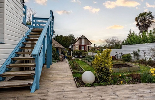 Merville-Franceville-Plage House | Stunning private villa for 10 people with WIFI, TV, terrace and pets allowed