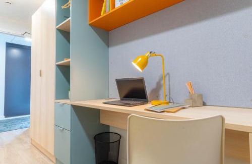 Nottingham House | Student Only, Ensuite-in a Stylish Apartment at Signal Place