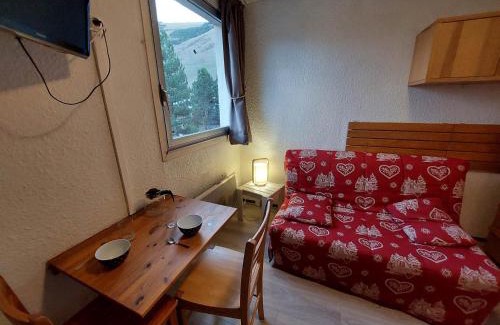 Les Deux Alpes Apartment | Studette cosy au pied des pistes, centre des Deux Alpes, pour 2 personnes - FR-1-516-91