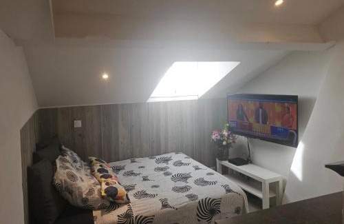 Hyeres City Centre Apartment | Studette indépendante Hyères Gare Particulier