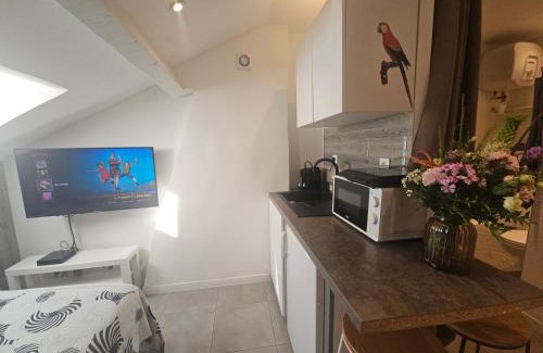 Hyeres City Centre Apartment | Studette indépendante Hyères Gare Particulier