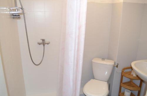 Amelie-les-Bains-Palalda Apartment | Studio à 100 mètres des thermes vue sur montagne.