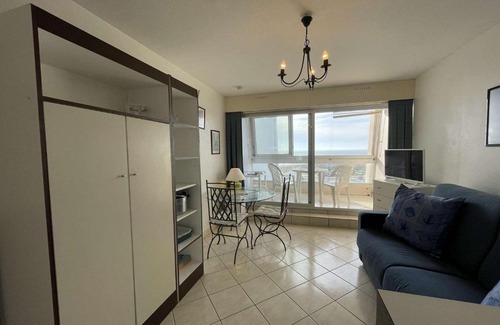 Saint-Jean-de-Monts Apartment | Studio à St-Jean-de-Monts avec parking et balcon fermé - FR-1-224C-212