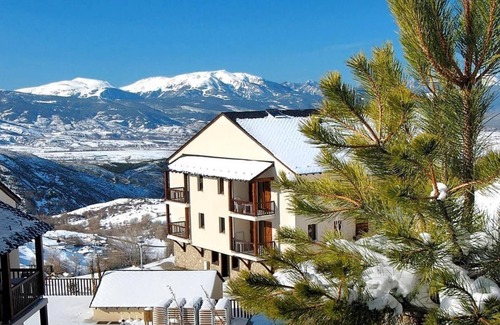 Font-Romeu-Odeillo-Via Apartment | Studio équipé et au calme, Casiers à skis