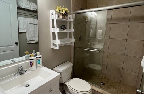 Jacksonville Beach Apartment | Studio 1.5 blocks to Beach!