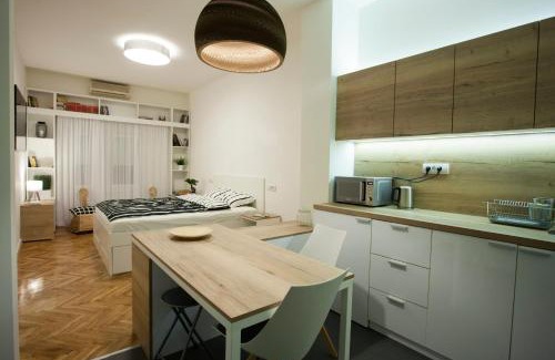 Kosancicev Venac Apartment | Studio 10