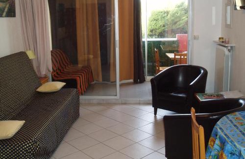 Six-Fours-les-Plages Apartment | studio 150 m de la mer
