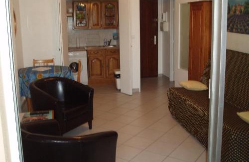 Six-Fours-les-Plages Apartment | studio 150 m de la mer