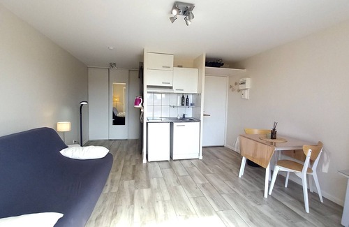Les Bormettes Apartment | Studio 1500m beach, parking, ideal vacation for two