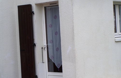 Saint-Pierre-d'Oleron Apartment | Studio 2 people with garden near sea and forest. its shops, its market .