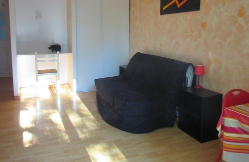Saint-Cyprien Apartment | Studio 2 people near the beach in Saint-Cyprien wi-fi terrace ground floor