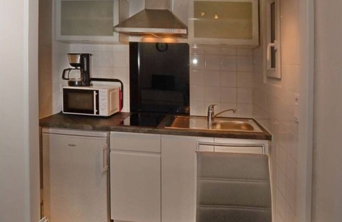 Sarlat-la-Caneda Apartment | STUDIO 2- Quiet accommodation with private parking terrace in the center of Sarlat