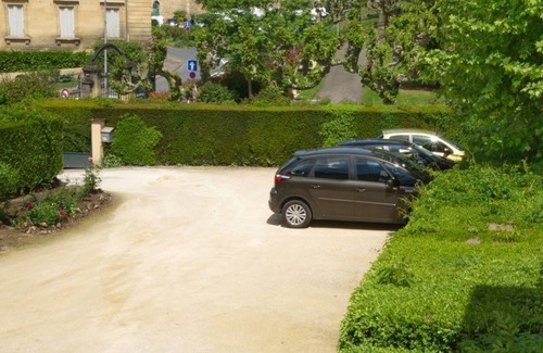Sarlat-la-Caneda Apartment | STUDIO 2- Quiet accommodation with private parking terrace in the center of Sarlat