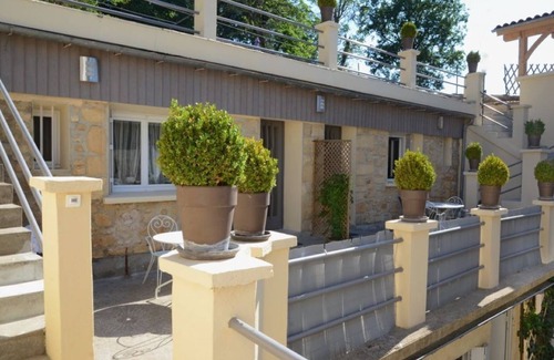 Sarlat-la-Caneda Apartment | STUDIO 2- Quiet accommodation with private parking terrace in the center of Sarlat