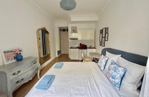 Nice City Centre Apartment | Studio 2 steps from the sea near the Negresco hotel