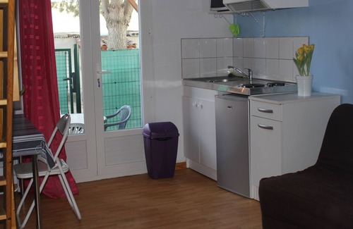 Saint-Cyprien Apartment | Studio 4 pers ground floor, large garden terrace close to the sea and shops