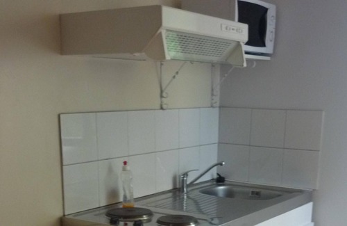 Saint-Cyprien Apartment | Studio 4 pers. in St-Cyprien between village and beaches on the coteradieuse site. Wi