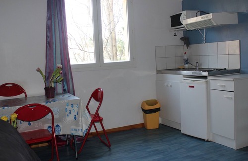 Saint-Cyprien Apartment | Studio 4 pers. in St-Cyprien between village and beaches on coteradieuse site Wifi