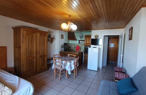 Montgenevre Apartment | Studio 4 pers - Petit prix - Parking, balcon sud - Animaux acceptés - FR-1-445-79