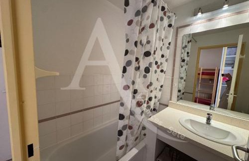 Sete Apartment | STUDIO 4 PERS, PKG, 1ERE LIGNE MER, PISCINE, TENNIS