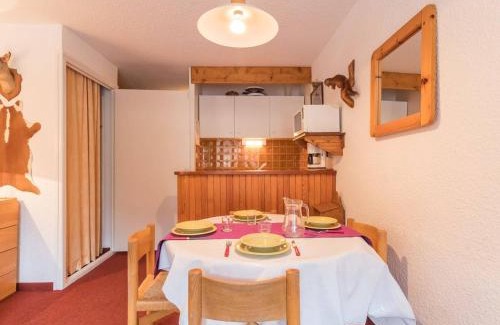 La Salle-les-Alpes Apartment | Studio 4 pers. - Ski-in/Ski-out, Piscine, Parking, 50m des remontées mécaniques - FR-1-330F-163