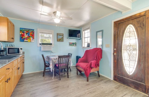 Shoreline Park Apartment | Studio ~ 5 Mi to Waveland Beach & Pier!