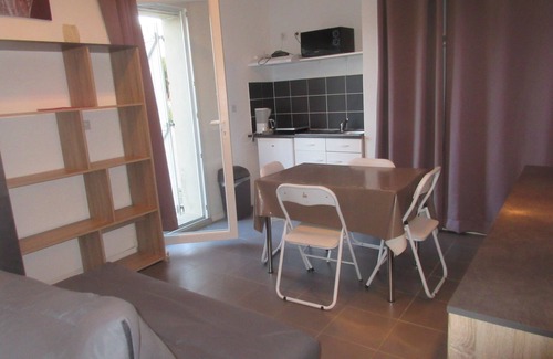 Saint-Cyprien Apartment | Studio 5 pers. in St-Cyprien between village and beaches on coteradieux site Wifi