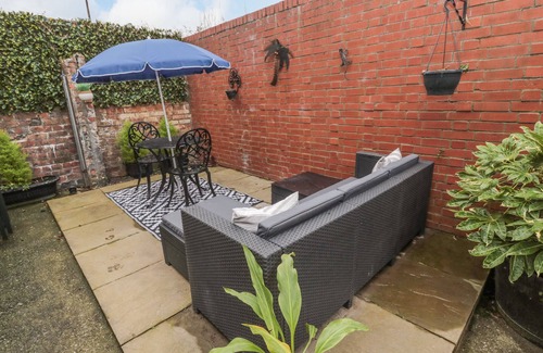 Tynemouth Cottage | STUDIO 51 @ TYNEMOUTH, romantic, with a garden in Tynemouth