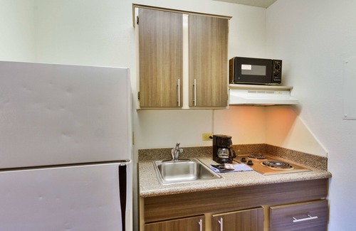 Lake Highlands Hotel | Studio 6 Dallas, TX - Garland - Northeast