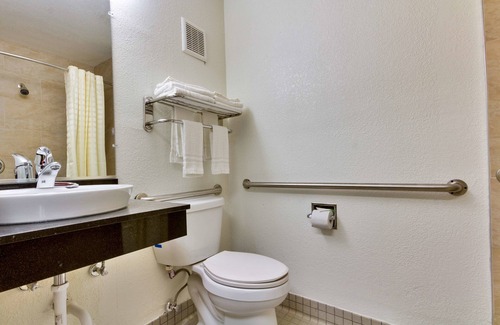 Lake Highlands Hotel | Studio 6 Dallas, TX - Garland - Northeast