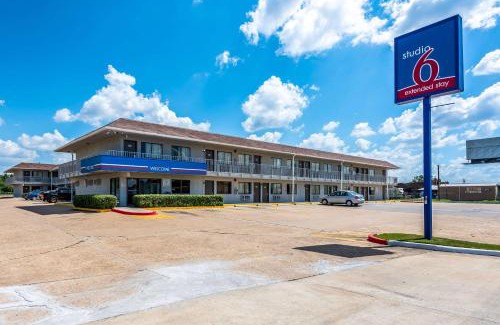 Monroe Hotel | Studio 6-Monroe, LA - Hwy 165
