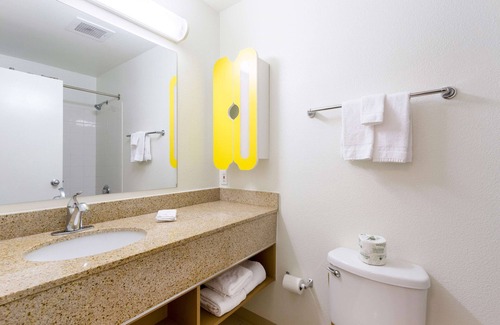 Tempe Hotel | Studio 6 Tempe, AZ