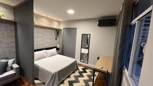 Republica Apartment | Studio 73 - VISTA LINDA, próx metro, WI-FI 300 megas, AR COND
