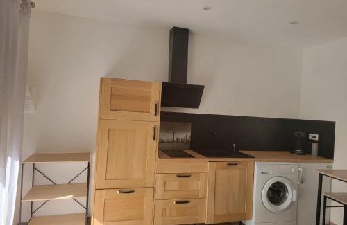 Usclas-d'Herault Apartment | STUDIO A 2 MN DE L A75