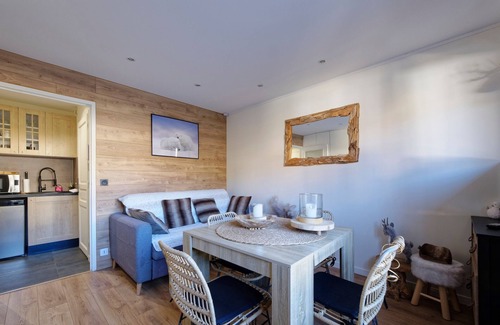 Saint-Etienne-de-Tinee Apartment | Studio Auron 300 meters from the cable car