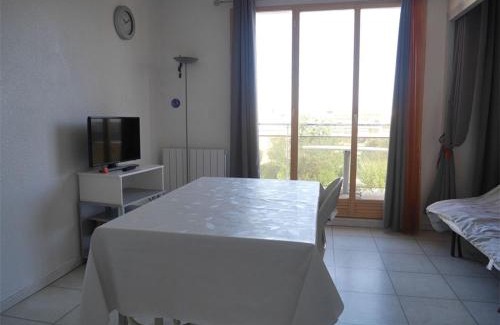 Argeles Plage Apartment | Studio Alcôve 3 pers avec balcon et parking privé à 300m des plages d'Argelès - FR-1-388-60