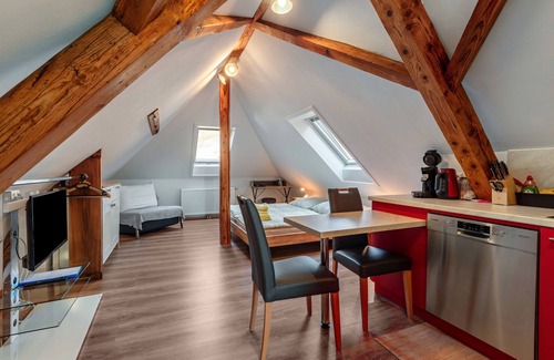 Neuenweg Apartment | Studio Apartment 'Dachgeschosswohnung' with Shared Terrace, Shared Garden and Wi-Fi
