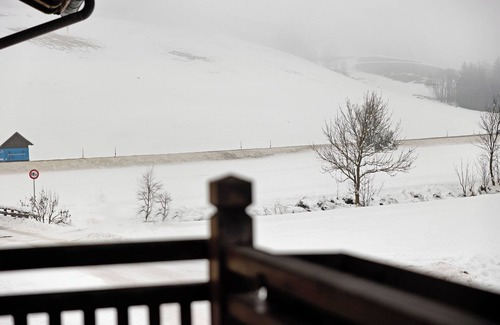 Valle San Silvestro Apartment | Studio Apartment 'Untersinnerhof Apt Herbst' with Mountain View, Shared Garden and Wi-Fi