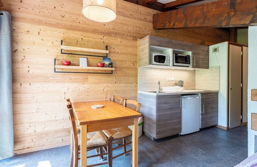 Cohennoz Apartment | Studio Apartment '15 - La Marmotte' with Mountain View, Balcony and Wi-Fi