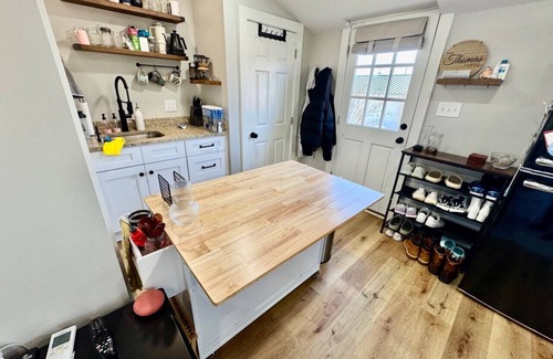 High Point Apartment | Studio Apartment 2 Blocks from Market & Hospital