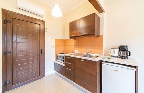 Agios Georgios Pagon Apartment | Studio Apartment "Angel's Studio 1" with Mountain View, Balcony & Wi-Fi