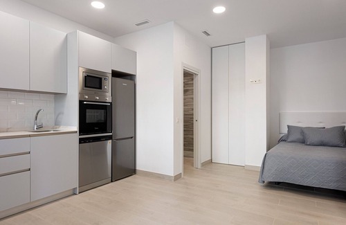 Carretera de Cadiz Apartment | Studio Apartment 'Apartamentos Sealmar 1' with Shared Pool, Wi-Fi and Air Conditioning