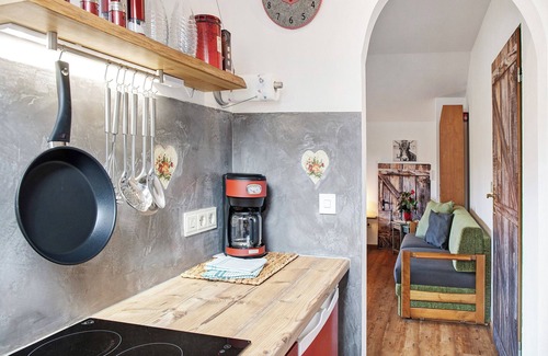 Untergrainau Apartment | Studio Apartment 'Aschaubichl - Wohnung Anemone' with Mountain View, Balcony and Wi-Fi