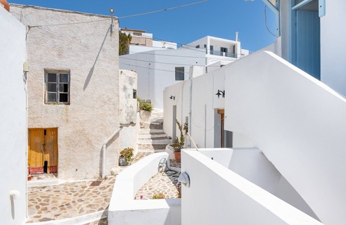 Milos Apartment | Studio Apartment 'Betty Superior with Panoramic View 2' with Sea View, Wi-Fi and Air Conditioning
